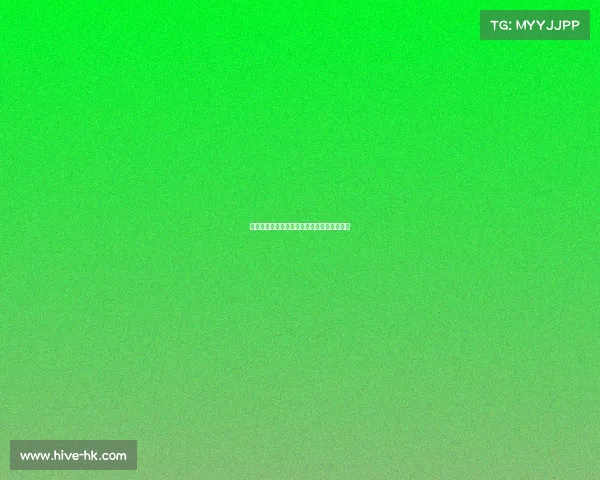 远射破门绝妙技：精准弧线撕开防线攻破球门